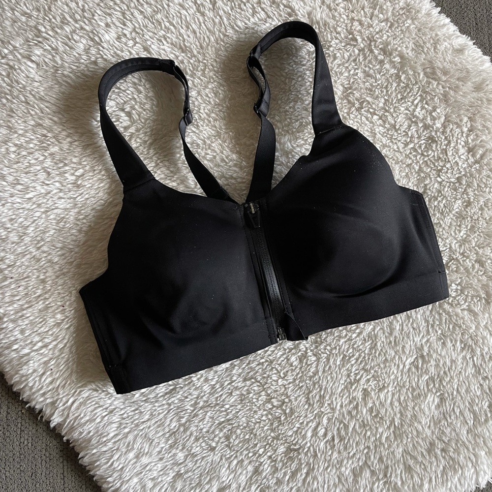 Victoria Secret Knockout Sports Bra - Picture 2 of 5